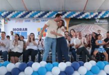 Ao lado da governadora Raquel Lyra, Rodrigo Pinheiro celebra a entrega de 500 moradias populares em Caruaru
