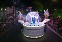Desfile Natalino de Gravatá celebra a magia do Natal nordestino e encanta o público na estreia