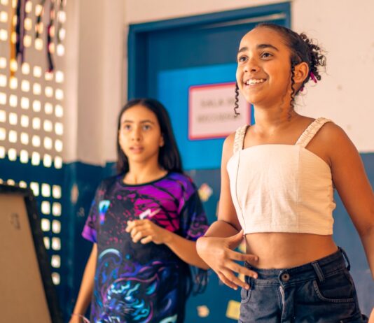 Twerk Caruaru promove oficinas gratuitas e leva cultura das danças urbanas a estudantes de escola pública em Caruaru