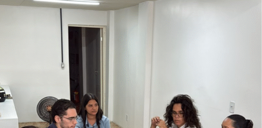 Equipe do Leva Caruaru participa de treinamento voltado à comunicação e acolhimento