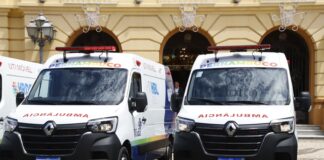 Hospital Regional do Agreste recebe duas novas ambulâncias de UTI móvel