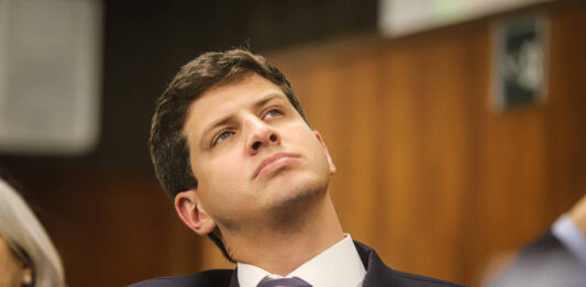 João Campos cai de 67% para 51% e disputa pelo governo de Pernambuco passa a ficar indefinida