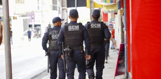 GM de Caruaru conduz ocorrência por injúria racial no Centro da cidade