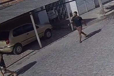 APÓS INFORMAÇÕES REPASSADAS A CENTRAL DISQUE DENÚNCIA, HOMEM É PRESO PRATICANDO DIVERSOS ASSALTOS