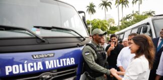 Governadora Raquel Lyra entrega viaturas, armamentos e equipamentos para forças policiais