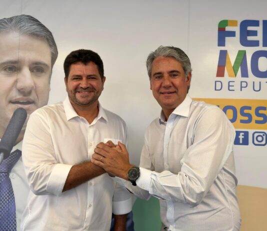 Fernando Monteiro avança na RMR, ganha apoio em Paulista e se fortalece como aliado-chave de Raquel Lyra