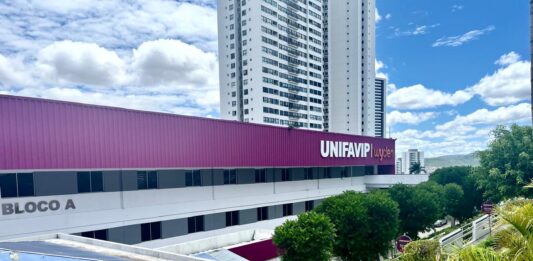 AeC chega a Caruaru com vagas de emprego e iniciará operações no UniFavip Wyden; saiba como se inscrever