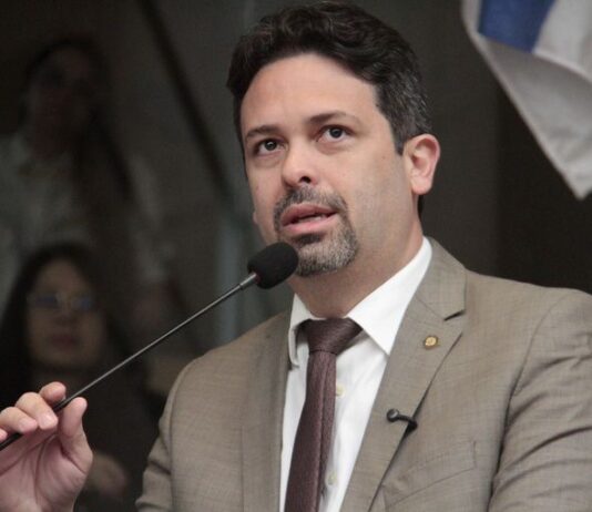 Felipe Alecrim apresenta projeto para retirar dependentes químicos das ruas e ampliar tratamento