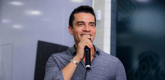Rodrigo Pinheiro anuncia ônibus gratuitos aos domingos em Caruaru a partir do Dia dos Pais