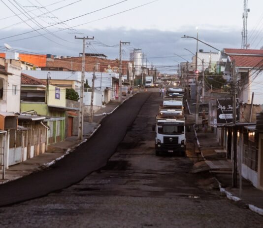 Parceria entre Prefeitura de Caruaru e Governo de Pernambuco garante novas ruas asfaltadas na cidade