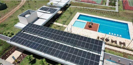 Sol a favor do bolso: consumidores buscam energia solar para enfrentar aumento da conta de luz no verão