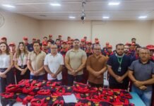 Secretaria de Segurança Municipal de Caruaru entrega novos fardamentos a bombeiros civis brigadistas