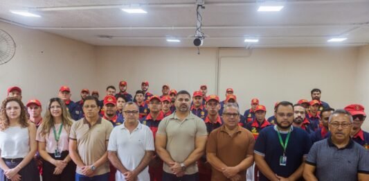 Secretaria de Segurança Municipal de Caruaru entrega novos fardamentos a bombeiros civis brigadistas
