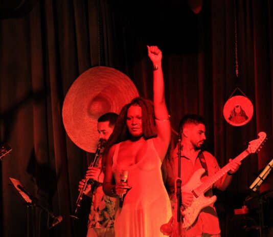 Maéve apresenta show “Volúpia” dia 24 em Gravatá